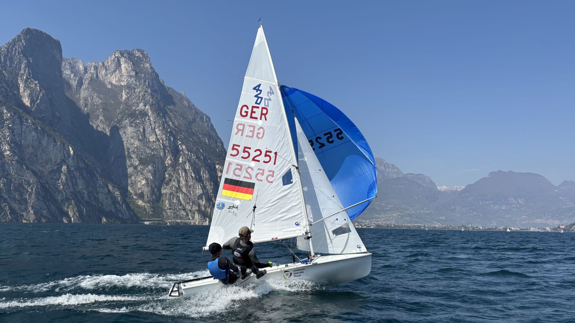 Jugendsegler des Segelclub Rheingau haben sich erfolgreich für Weltmeisterschaft 2026 qualifiziert